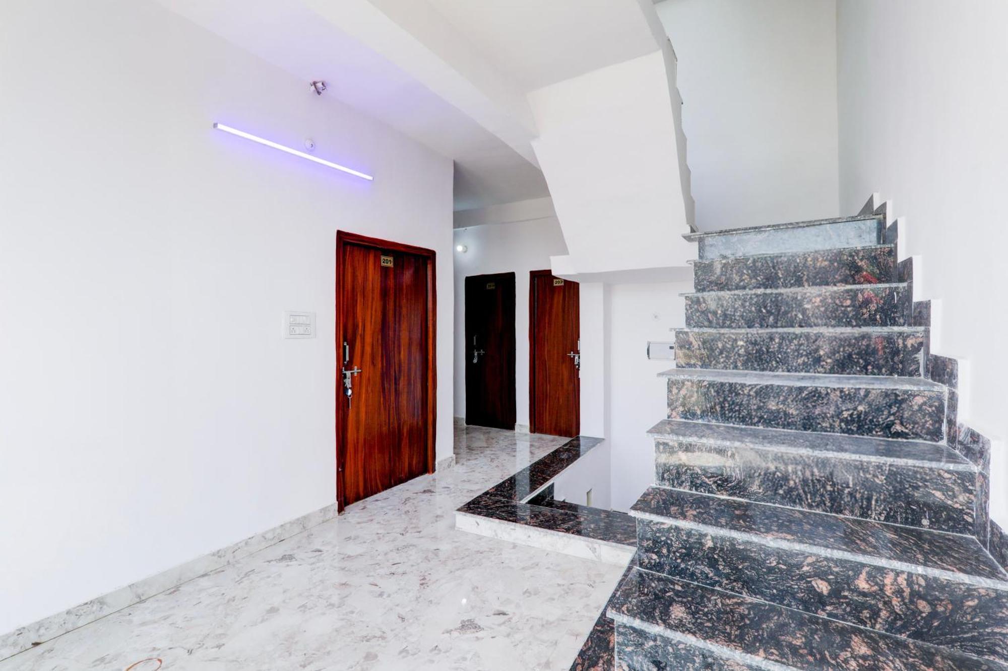 Hotel O Rn Chinhat 外观 照片